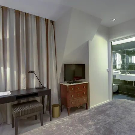 Hotell Balmoral Champs Elysees 4*