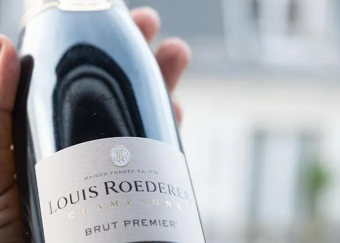 מלון Balmoral Champs Elysees 4*