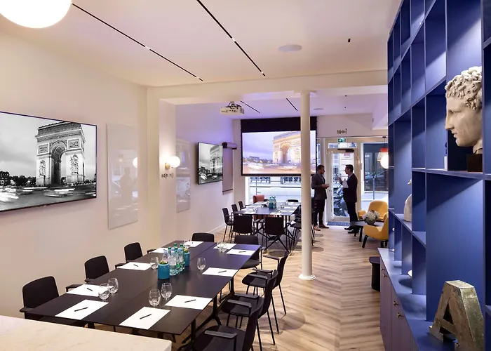 Balmoral Champs Elysees מלון 4*