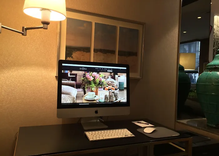 Balmoral Champs Elysees מלון 4*