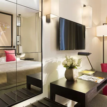 Hotel Balmoral Champs Elysées 4*