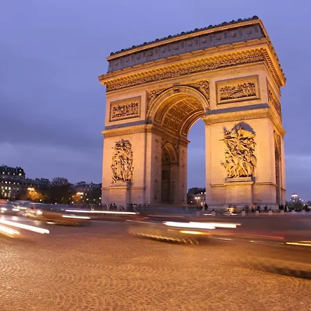 Hotel Balmoral Champs Elysées Parigi