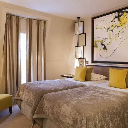 Hotel Balmoral Champs Elysees Paris