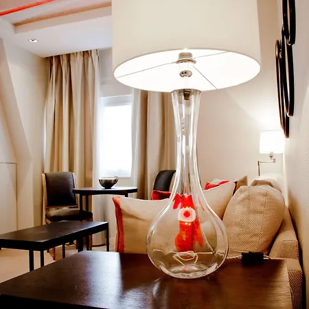 Hotel Balmoral Champs Elysées 4*