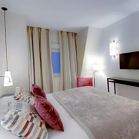 Hotel Balmoral Champs Elysees 4*