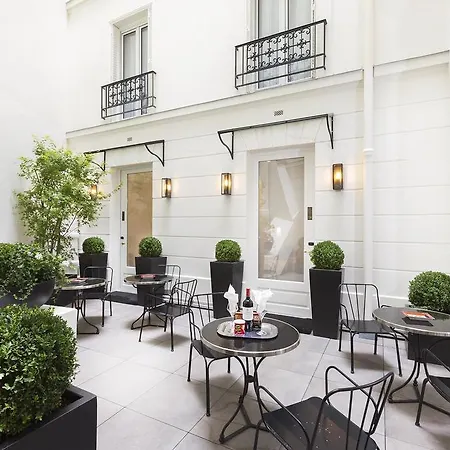Hotel Balmoral Champs Elysées 4*