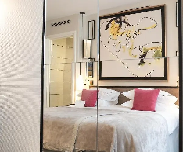 Balmoral Champs Elysees Paris