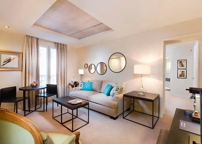 Отель Balmoral Champs Elysees 4*