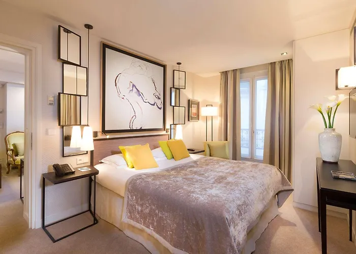 Balmoral Champs Elysees Отель 4*