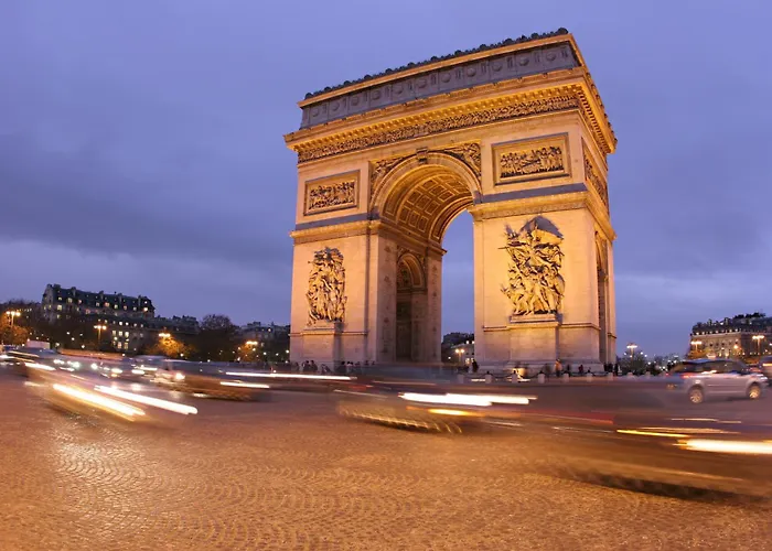 Отель Balmoral Champs Elysees Париж