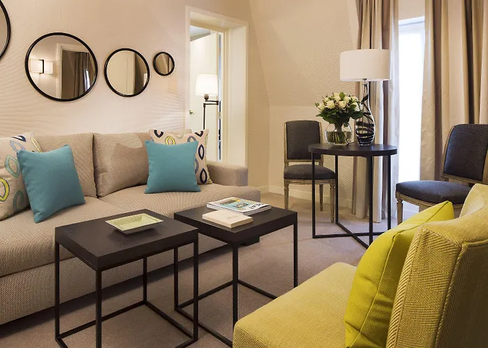Balmoral Champs Elysees Отель Париж
