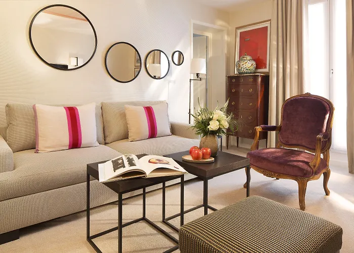 Отель Balmoral Champs Elysees Париж