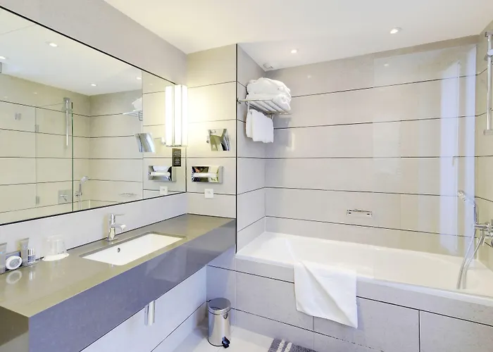 Balmoral Champs Elysées Hotel