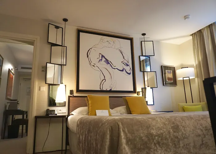 Отель Balmoral Champs Elysees 4*