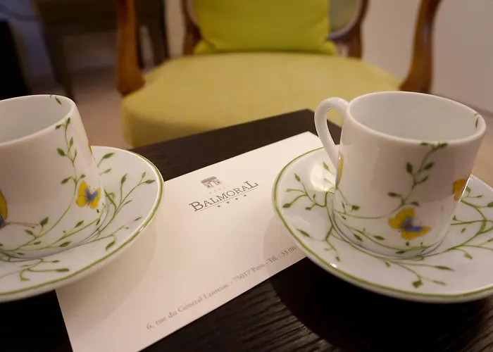 Hotel Balmoral Champs Elysees 4*