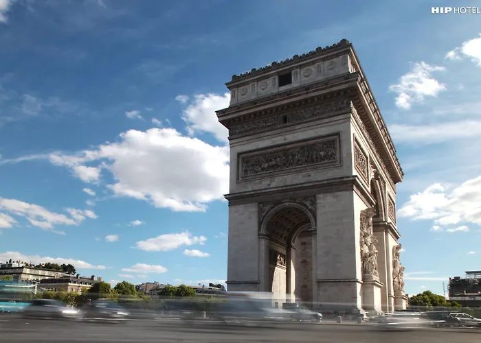 Hotel Balmoral Champs Elysees Paris